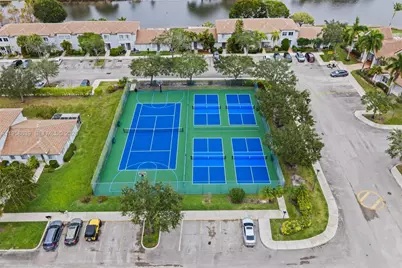 20877 NW 4th St, Pembroke Pines, FL 33029 - Photo 31