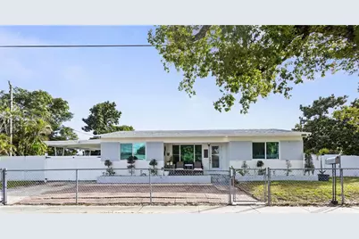 821 N 73rd Ter, Hollywood, FL 33024 - Photo 1