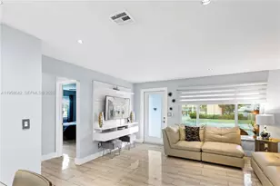 821 N 73rd Ter, Hollywood, FL 33024 - Photo 5
