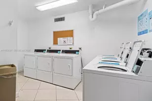 1000 St Charles Pl, Pembroke Pines, FL 33026 - Photo 31