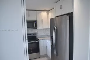 9763 NW 37th St, Sunrise, FL 33351 - Photo 19