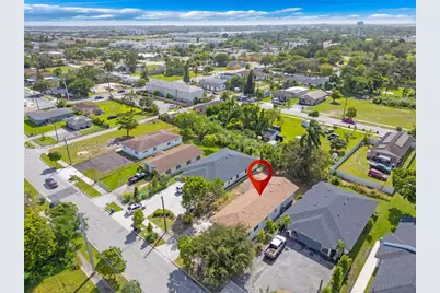 667 NW 14th St, Florida City, FL 33034 - Photo 9