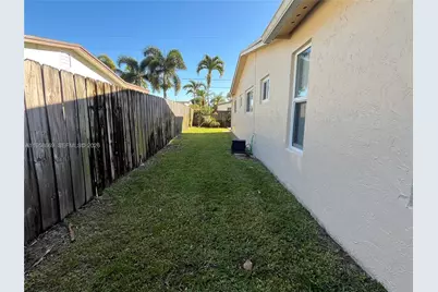 9200 SW 54th St, Cooper City, FL 33328 - Photo 25