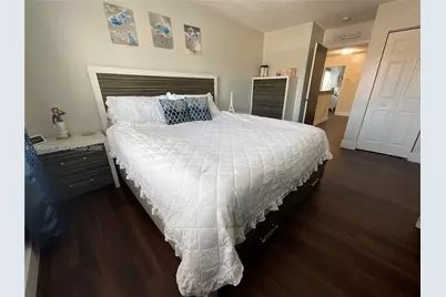 231 SW 120th Ave, Pembroke Pines, FL 33025 - Photo 17