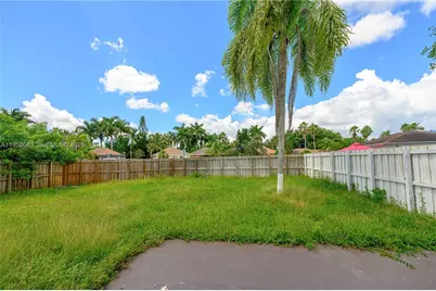 998 SW 8th Pl, Florida City, FL 33034 - Photo 7