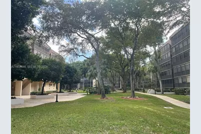 2802 N 46th Ave #B425, Hollywood, FL 33021 - Photo 21