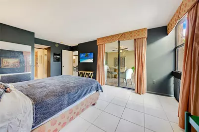 2802 N 46th Ave #B425, Hollywood, FL 33021 - Photo 9
