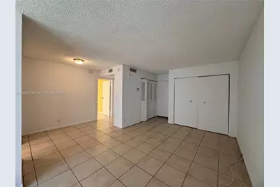 16919 N Bay Rd #117, Sunny Isles Beach, FL 33160 - Photo 3