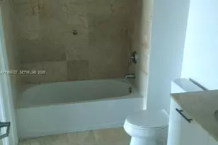 1800 N Bayshore Dr, Miami, FL 33132 - Photo 23