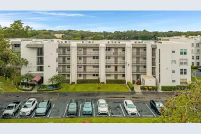 9460 Poinciana Pl #404, Davie, FL 33324 - Photo 1