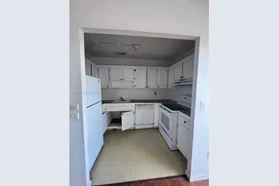 7801 NE 4th Ct #516, Miami, FL 33138 - Photo 3