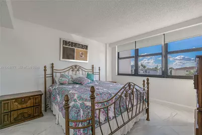 2401 S Ocean Dr #305, Hollywood, FL 33019 - Photo 21