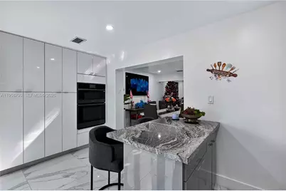 1594 W 73rd St, Hialeah, FL 33014 - Photo 13