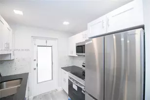 8704 NW 35th St, Coral Springs, FL 33065 - Photo 5