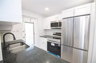 8704 NW 35th St, Coral Springs, FL 33065 - Photo 7