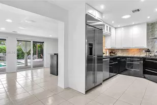 1715 NE 40th St, Oakland Park, FL 33334 - Photo 19