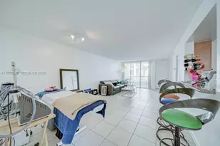 4876 NW 97th Ct, Doral, FL 33178 - Photo 9