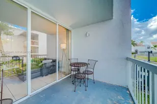 4876 NW 97th Ct, Doral, FL 33178 - Photo 11