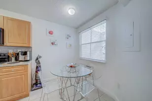 4876 NW 97th Ct, Doral, FL 33178 - Photo 15