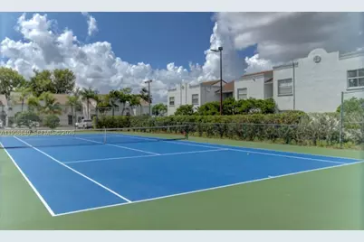 4876 NW 97th Ct #352, Doral, FL 33178 - Photo 5