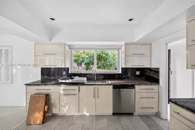 1100 N Shore Dr #0, Miami Beach, FL 33141 - Photo 53