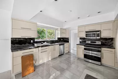 1100 N Shore Dr #0, Miami Beach, FL 33141 - Photo 23