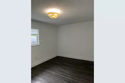 3008 NW 13th St, Miami, FL 33125 - Photo 13