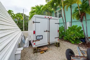 31033 Hibiscus Dr, Big Pine, FL 33043 - Photo 21