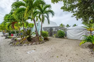 31033 Hibiscus Dr, Big Pine, FL 33043 - Photo 29