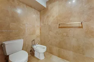 555 NE 30th St, Miami, FL 33137 - Photo 13