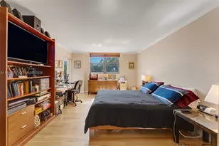 555 NE 30th St, Miami, FL 33137 - Photo 9