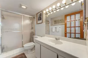 555 NE 30th St, Miami, FL 33137 - Photo 19