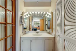 555 NE 30th St, Miami, FL 33137 - Photo 11