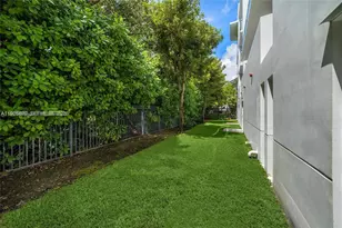 100 S Pointe Dr, Miami Beach, FL 33139 - Photo 47