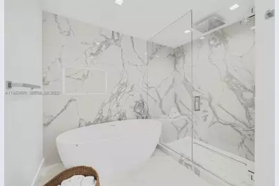 100 S Pointe Dr #TH-13, Miami Beach, FL 33139 - Photo 31