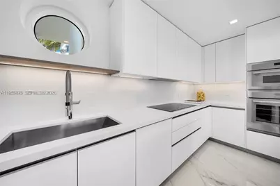 100 S Pointe Dr #TH-13, Miami Beach, FL 33139 - Photo 9