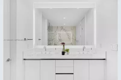 100 S Pointe Dr #TH-13, Miami Beach, FL 33139 - Photo 29