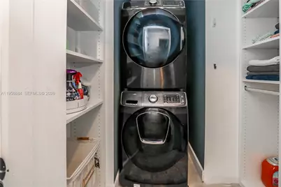 930 N 11th Ct, Hollywood, FL 33019 - Photo 31