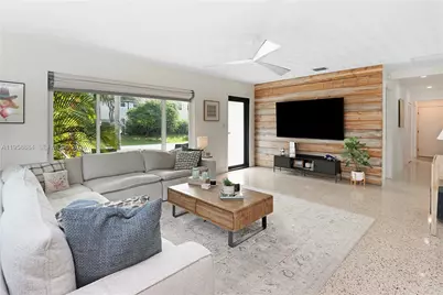 930 N 11th Ct, Hollywood, FL 33019 - Photo 3