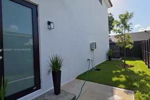 1313 NW 6th Ave, Florida City, FL 33034 - Photo 1