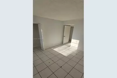 211 Lake Pointe Dr #102, Oakland Park, FL 33309 - Photo 21
