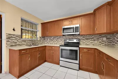 1025 SW 11th St, Miami, FL 33129 - Photo 13