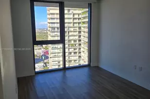 121 NE 34th St, Miami, FL 33137 - Photo 17