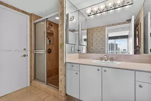 7000 Island Blvd, Aventura, FL 33160 - Photo 31