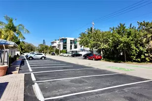 1021 N Victoria Park Rd, Fort Lauderdale, FL 33304 - Photo 17