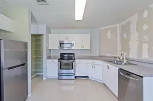 17319 SW 22nd St, Miramar, FL 33029 - Photo 15