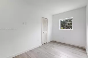 572 NE 67th St, Miami, FL 33138 - Photo 11