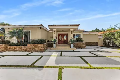 1700 Cleveland Rd, Miami Beach, FL 33141 - Photo 1