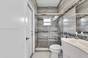 1700 Cleveland Rd, Miami Beach, FL 33141 - Photo 57