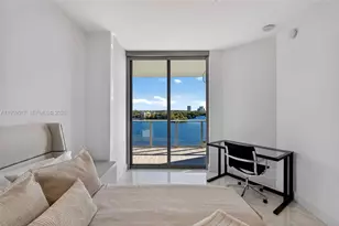 17111 Biscayne Blvd, North Miami Beach, FL 33160 - Photo 23